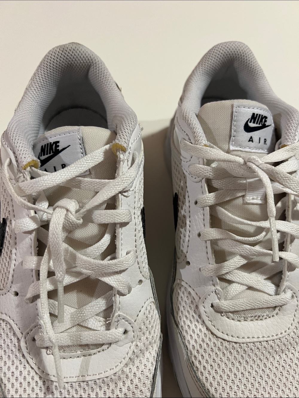Nike Air Youth Size 4 - Picture 4 of 6